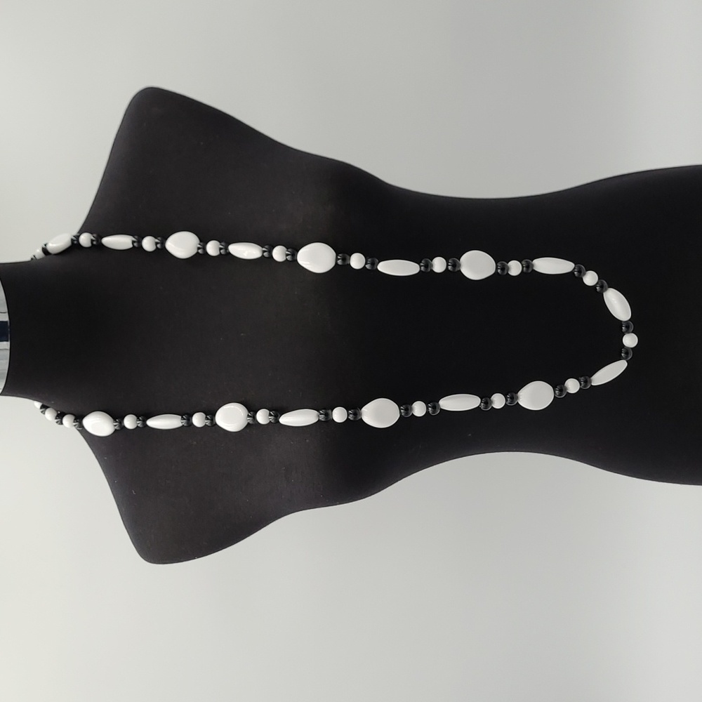 Black and White Beaded Necklace-21"